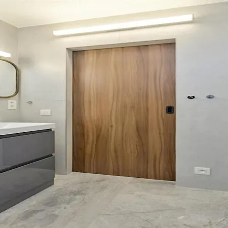 In With Stunning Sea View *