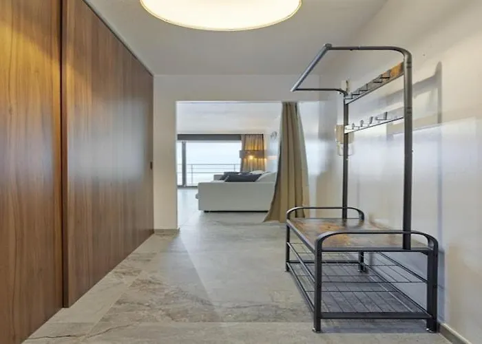 In With Stunning Sea View *