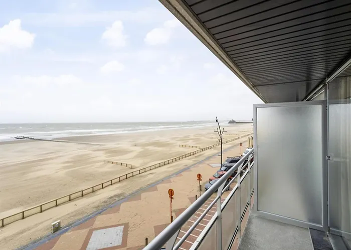 In With Stunning Sea View Apartmán